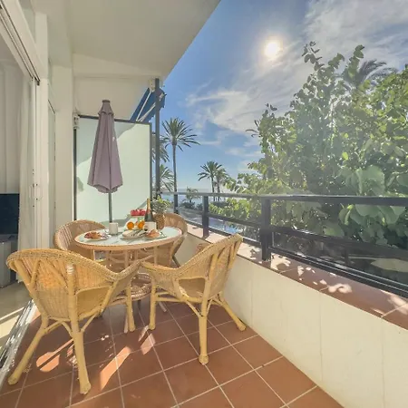 Skol 1a- 2 Bedrooms Sea Views Appartamento